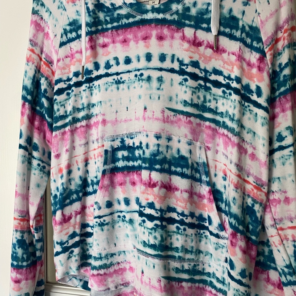 Koolaburra by UGG Blue and Pink Tie-Dye Top